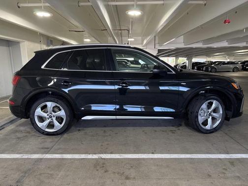 2023 Audi Q5 45 S line Prestige