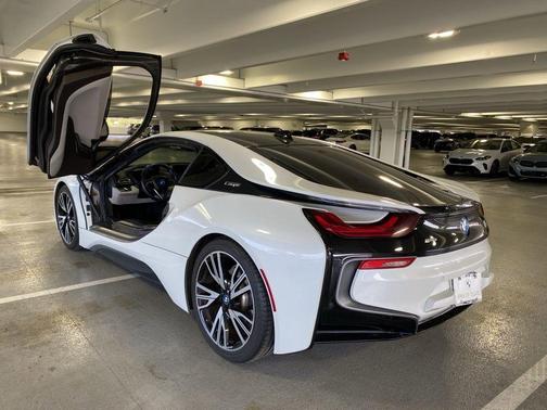 2019 BMW i8 Base