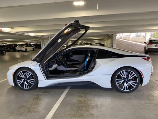 Crystal White Pearl Metallic 2019 BMW i8 Base