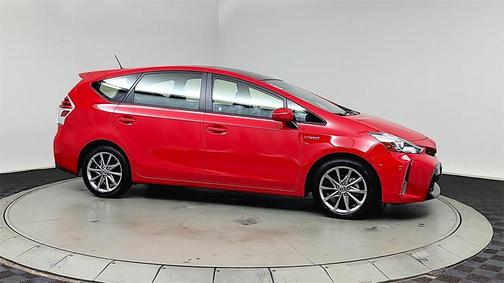2017 Toyota Prius v Five