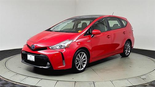 2017 Toyota Prius v Five
