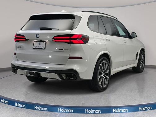 Mineral White Metallic 2026 BMW X5 PHEV xDrive50e