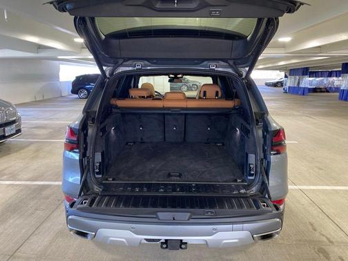Gray Metallic 2024 BMW X5 xDrive40i