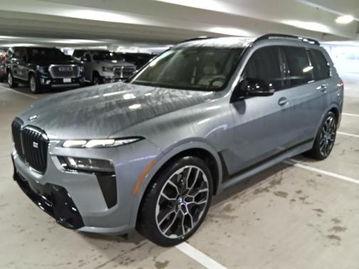 2023 BMW X7 M60i
