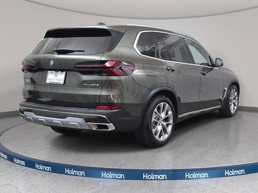 Manhattan Green Metallic 2026 BMW X5 PHEV xDrive50e
