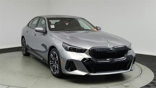 2025 BMW 530 i xDrive