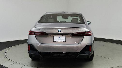 2025 BMW 530 i xDrive