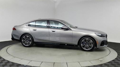 2025 BMW 530 i xDrive