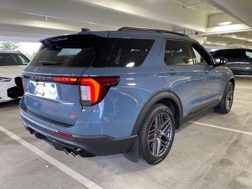 Vapor Blue 2025 Ford Explorer ST