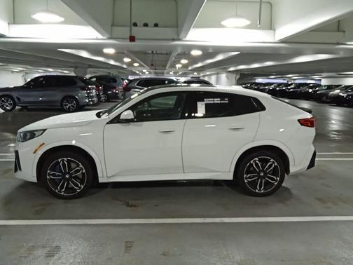 2025 BMW X2 xDrive28i