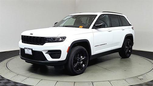 2022 Jeep Grand Cherokee Altitude
