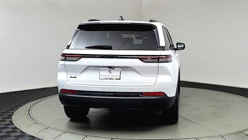 2022 Jeep Grand Cherokee Altitude