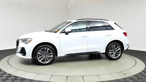 2024 Audi Q3 45 S line Premium