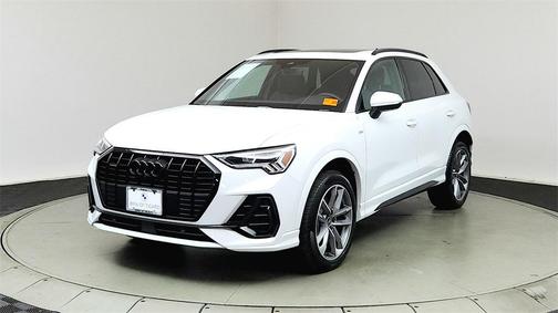 2024 Audi Q3 45 S line Premium