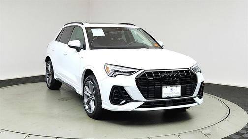 2024 Audi Q3 45 S line Premium