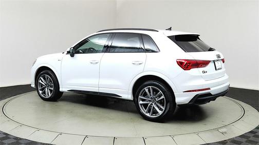 2024 Audi Q3 45 S line Premium