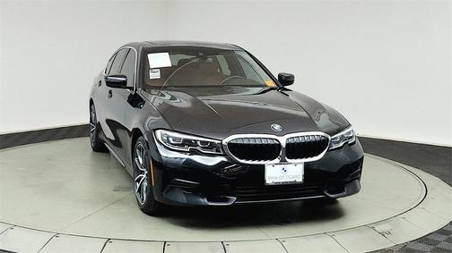 2019 BMW 330 i xDrive