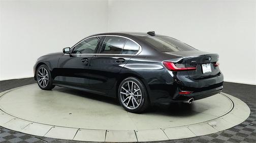 2019 BMW 330 i xDrive
