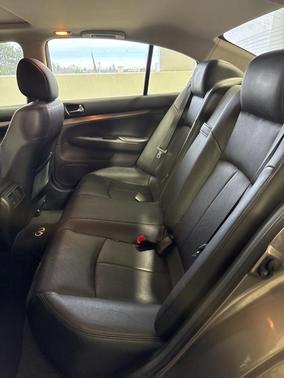 2010 INFINITI G37x Base