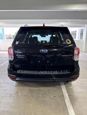 Crystal Black Silica 2017 Subaru Forester 2.5i Premium