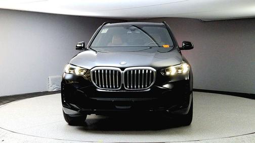 Black Sapphire Metallic 2026 BMW X5 PHEV xDrive50e