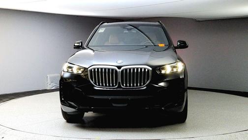Black Sapphire Metallic 2026 BMW X5 PHEV xDrive50e