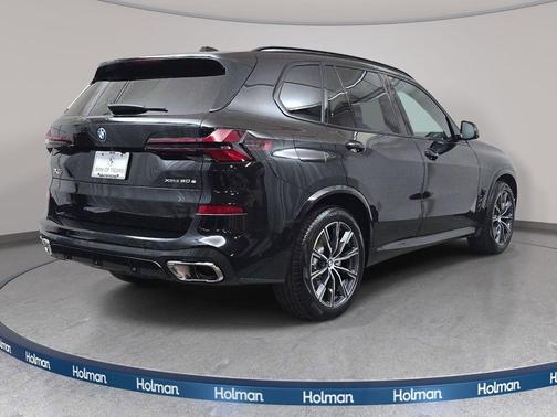 Black Sapphire Metallic 2026 BMW X5 PHEV xDrive50e