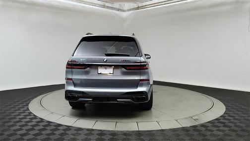 2025 BMW X7 M60i