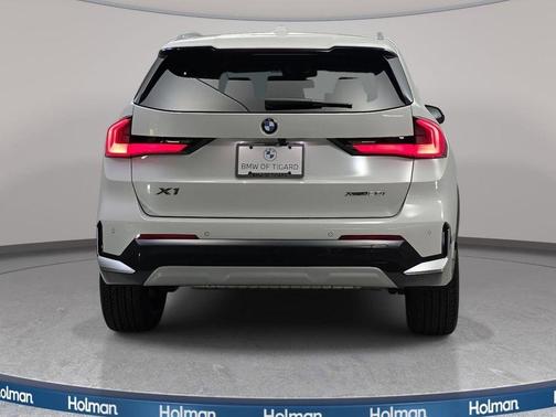 Mineral White Metallic 2026 BMW X1 xDrive28i