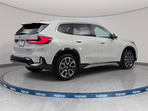 Mineral White Metallic 2026 BMW X1 xDrive28i