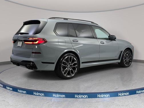 Gray Metallic 2026 BMW X7 M60i