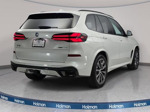 Mineral White Metallic 2026 BMW X5 PHEV xDrive50e