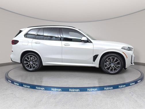 Mineral White Metallic 2024 BMW X5 PHEV xDrive50e
