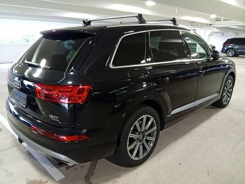 Orca Black Metallic 2017 Audi Q7 3.0T Premium Plus