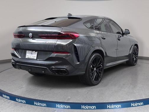 Gray Metallic 2022 BMW X6 M50i