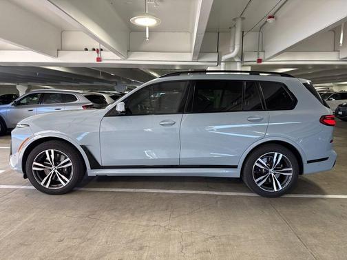 Brooklyn Gray Metallic 2024 BMW X7 xDrive40i