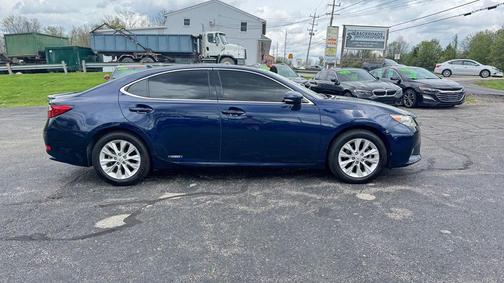 2013 Lexus ES 300h Base