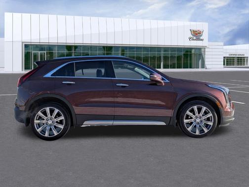 2023 Cadillac XT4 Premium Luxury