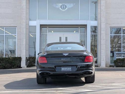 2022 Bentley Flying Spur V8