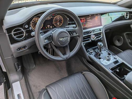 2022 Bentley Flying Spur V8