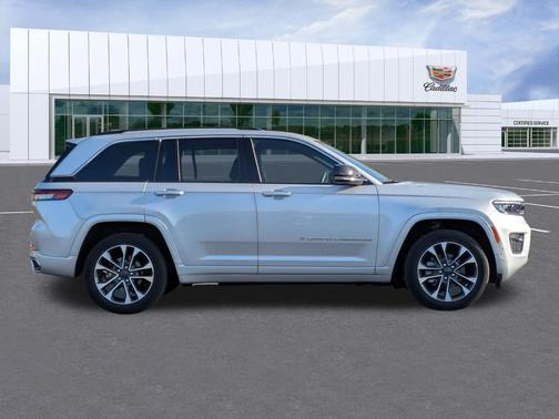 2022 Jeep Grand Cherokee Overland