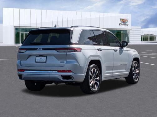 2022 Jeep Grand Cherokee Overland