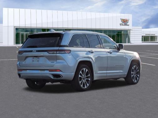 2022 Jeep Grand Cherokee Overland