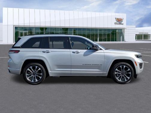 2022 Jeep Grand Cherokee Overland