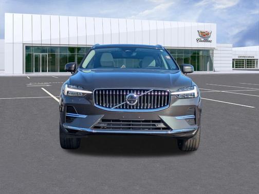2022 Volvo XC60 Recharge Plug-In Hybrid T8 Inscription Extended Range