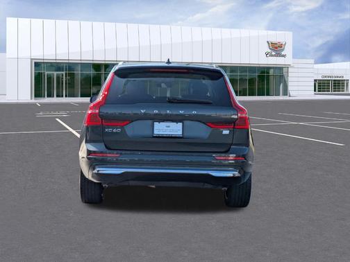 2022 Volvo XC60 Recharge Plug-In Hybrid T8 Inscription Extended Range