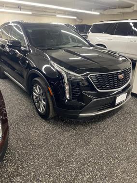 2022 Cadillac XT4 Premium Luxury