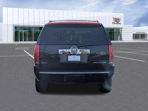 2011 Cadillac Escalade Luxury