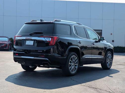 2022 GMC Acadia Denali