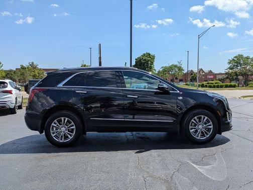 2022 Cadillac XT5 Premium Luxury
